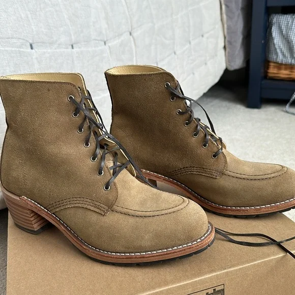 Like new Red Wing Heritage Clara Boot in Olive Mojave, Size 11 - Picture 4 of 10